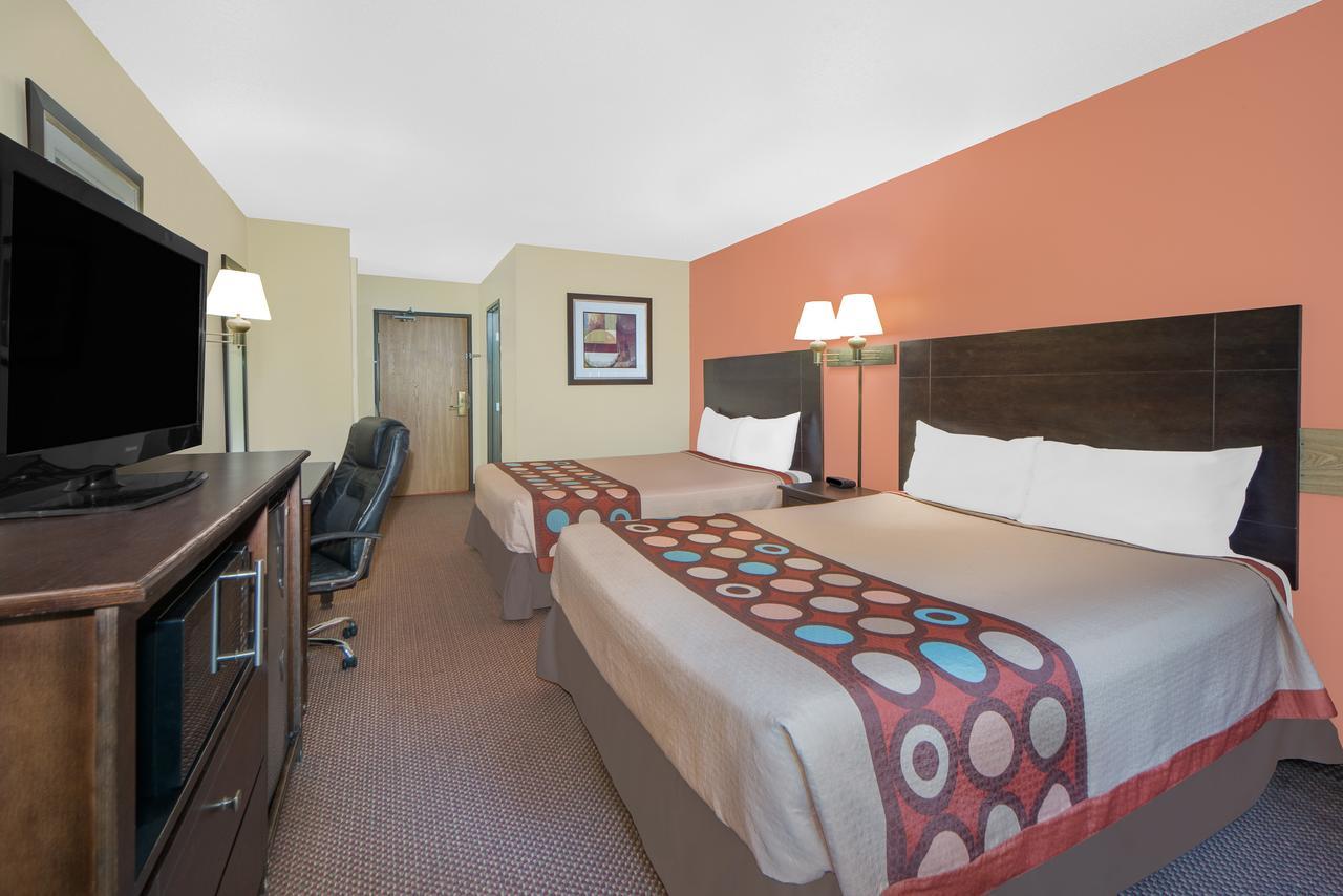 Super 8 By Wyndham Ottumwa Motel Dış mekan fotoğraf