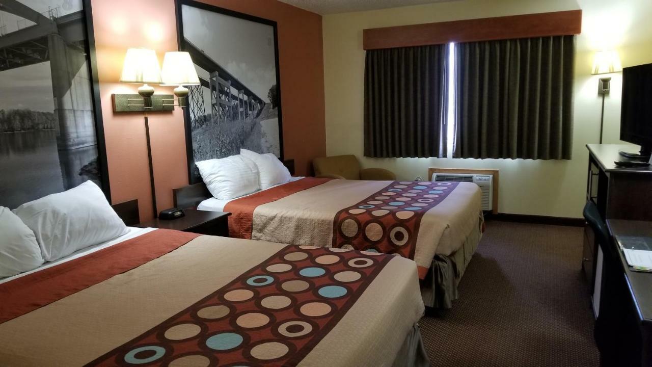 Super 8 By Wyndham Ottumwa Motel Dış mekan fotoğraf